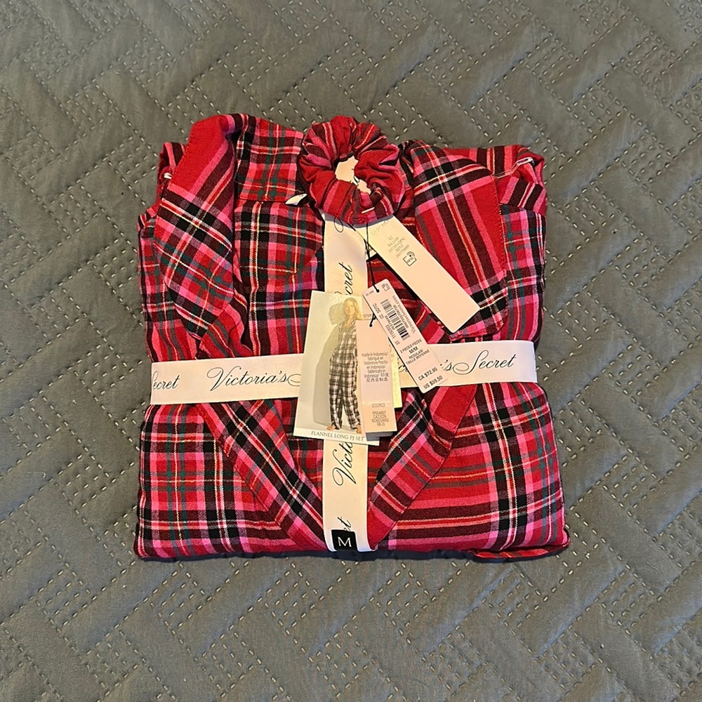 Victoria’s Secret Pajama Set